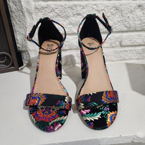 SILK EMBRODERED LOOK CHUNKY HEELS - Picture 6 of 7